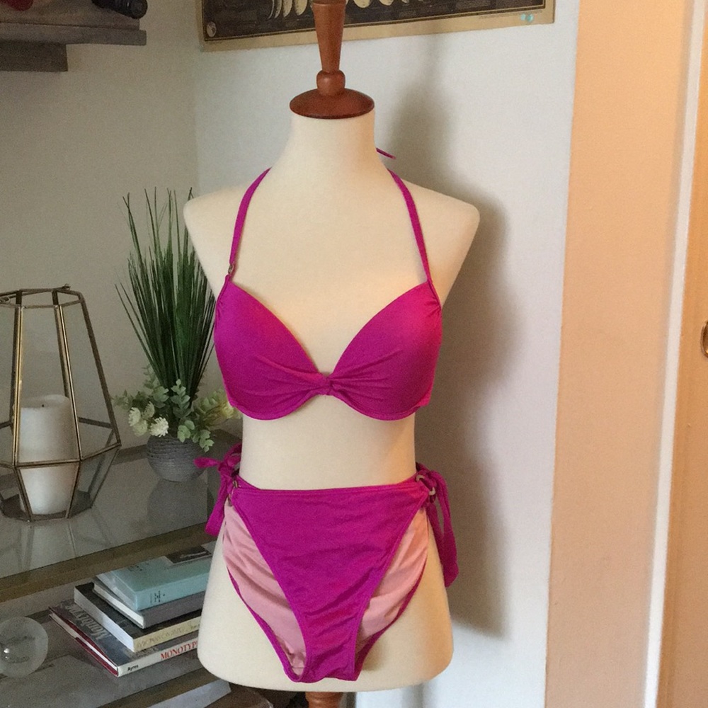 VICTORIAS SECRET PUSH UP BIKINI (Size:top 36b/L)